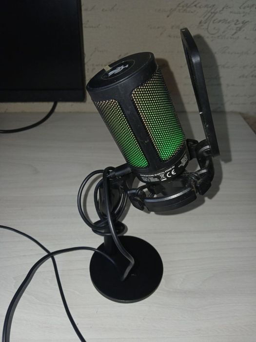 микрофон Nor-Tec RGB с поп-фильтром и подставкой