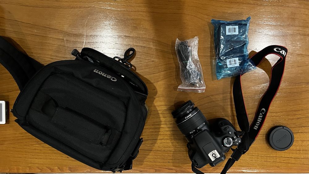 Canon EOS 1300D + 18-55 efs