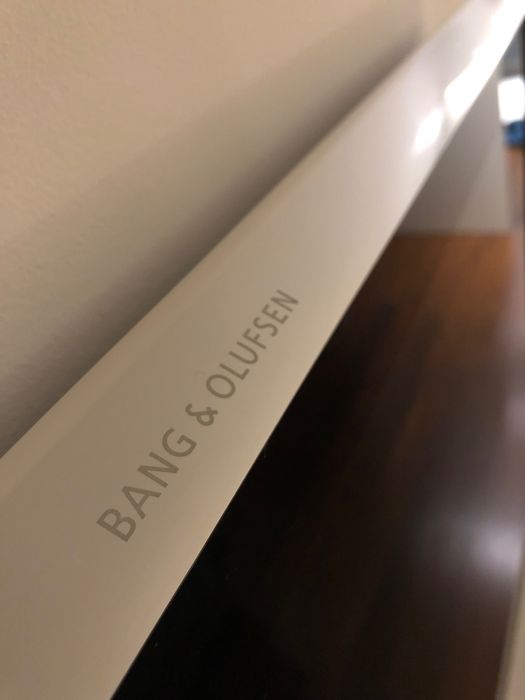 Bang & Olufsen BEOVISION 10-32 na caixa com defeito