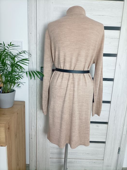 Sweterek sukienka sweterkowa na jesień zimę golf beżowa długi rękaw