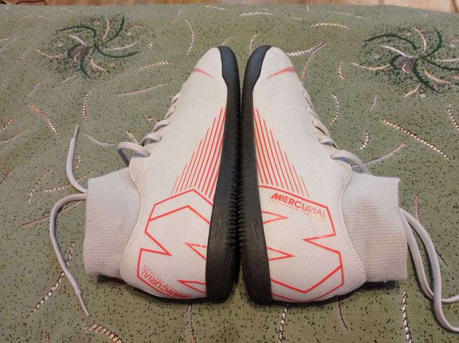 Футзалки Nike Mercurial (оригинал) фирменные размер- 43 стелька-27,5см