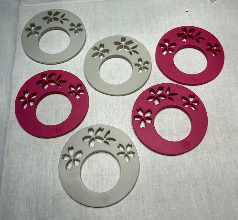 Argolas guardanapos rosa cinza flor
