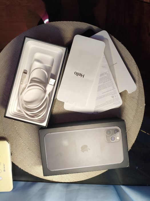 Продам iPhone 11 pro max