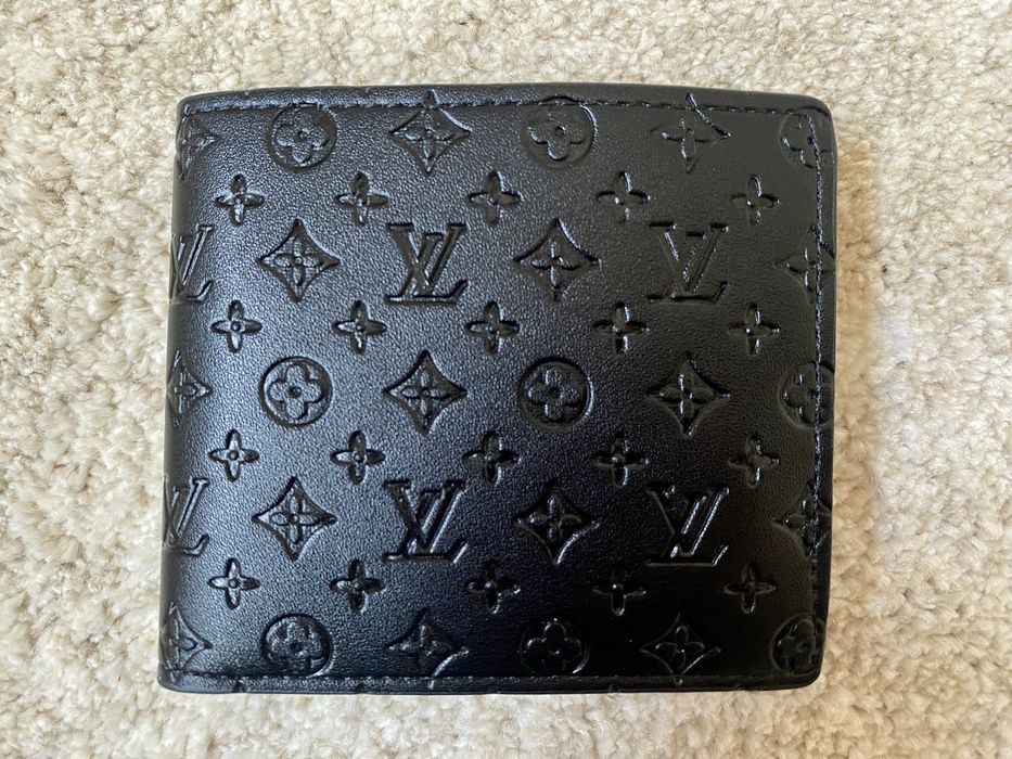 Carteira Louis Vuitton Embossed Flower