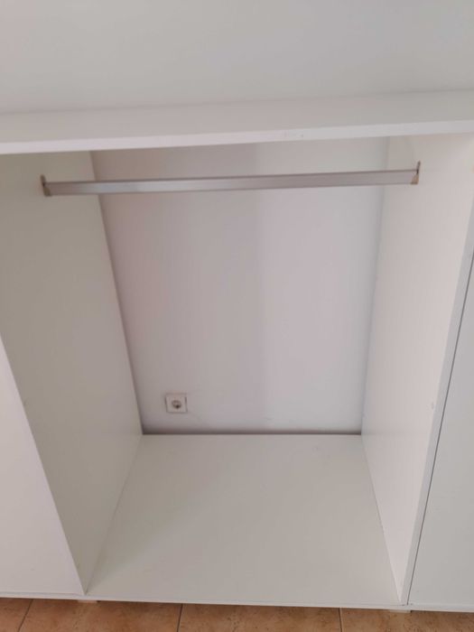 Móvel com charriot e 6 prateleiras