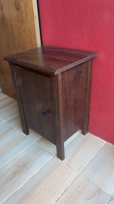 Mesa cabeceira / cómoda