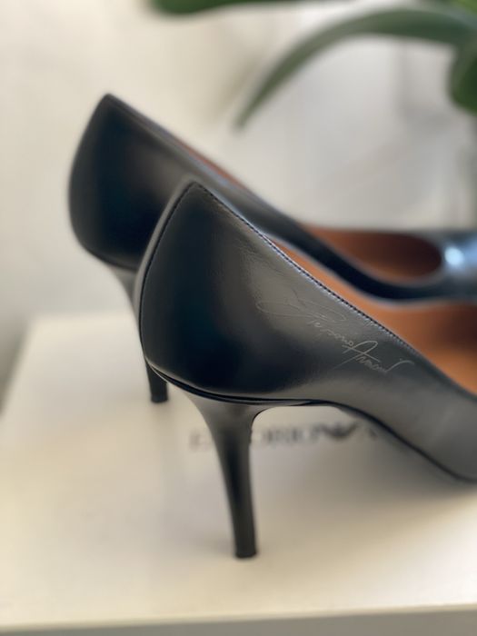 Оригінал  туфлі Emporio Armani 38 (каблук 9 см )