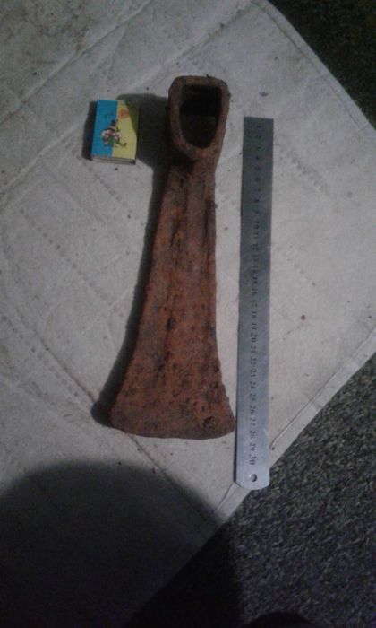 Топор старовиннийіі