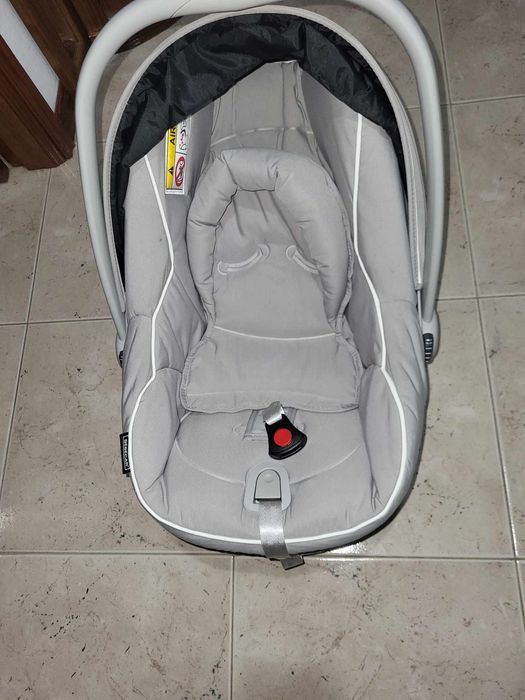 Trio bebecar (carrinho, ovo e alcofa)