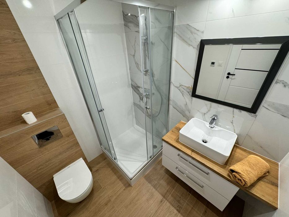 Wynajmę NOWY duży pokój śródmieście centrum koło Galerii Białej - Więcej
