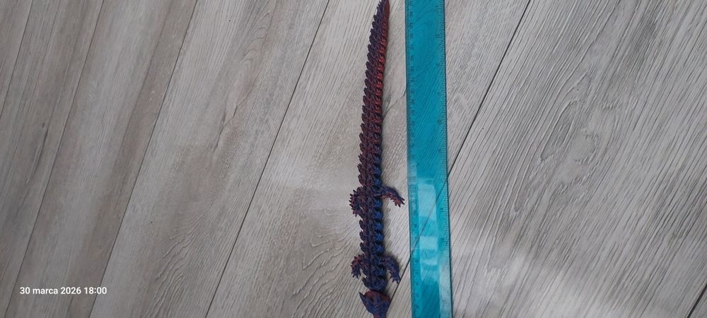 Dragon duży smok mieniący kolorami Kamil