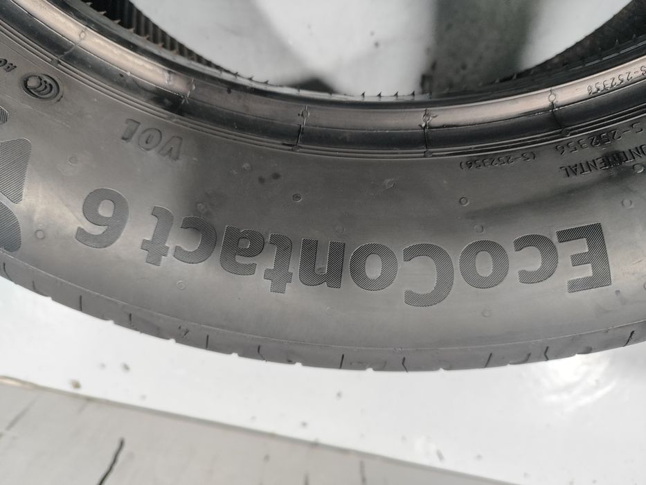 2 pneus semi novos 235-55R19 Continental - Ofera dos portes