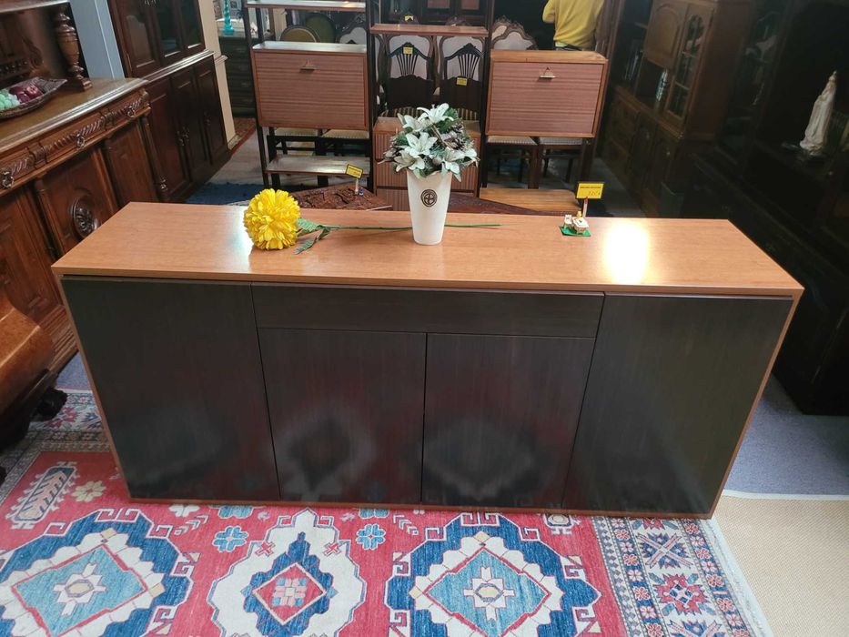 Aparador em madeira - óptimo estado