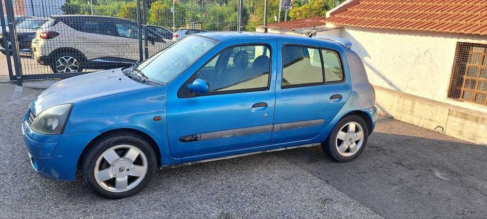 Renault Clio 1.2 16V – 2001 – 5 portas – Gasolina — photo 4