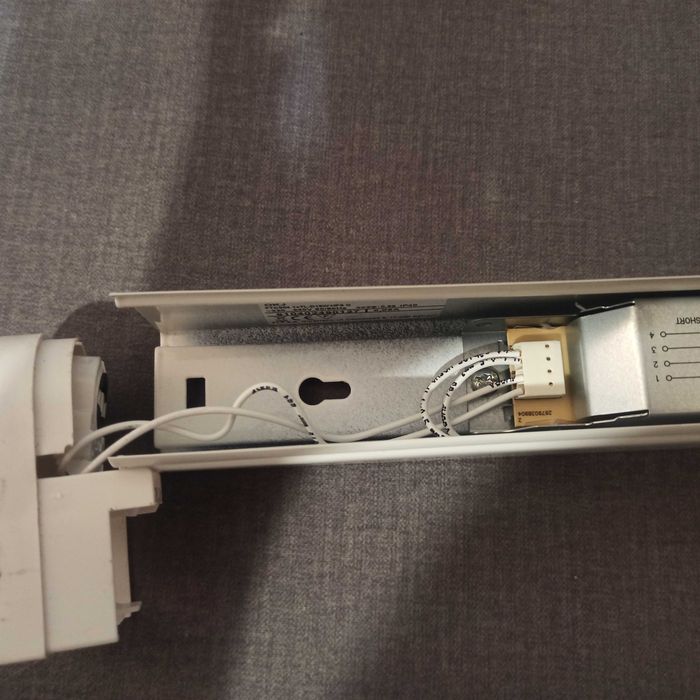 Oprawa świetłówkowa 1x18W 4 szt Helvar