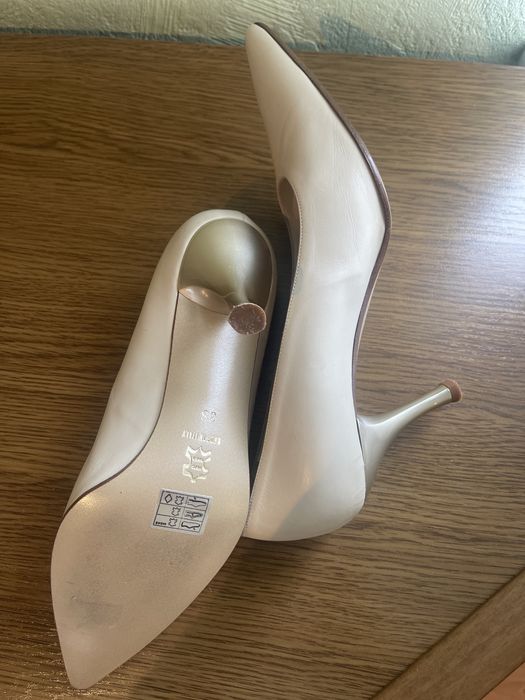 Продам гарні жіночі туфлі