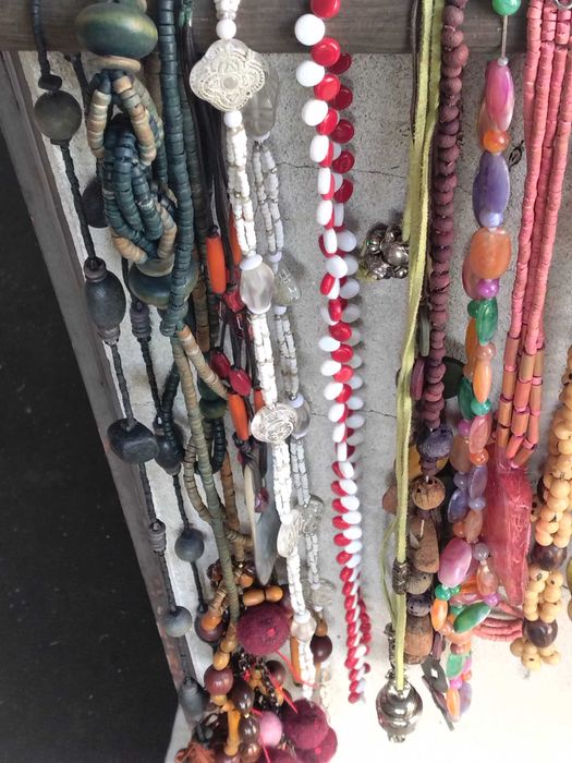 Fios e pulseiras bijuteria
