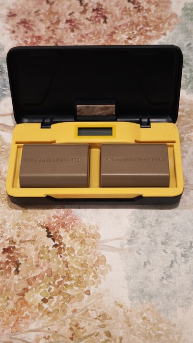 Sony A6700 + 2 lentes + 2 baterias