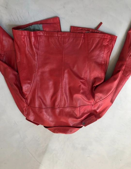 Jaqueta vermelha de couro legítimo