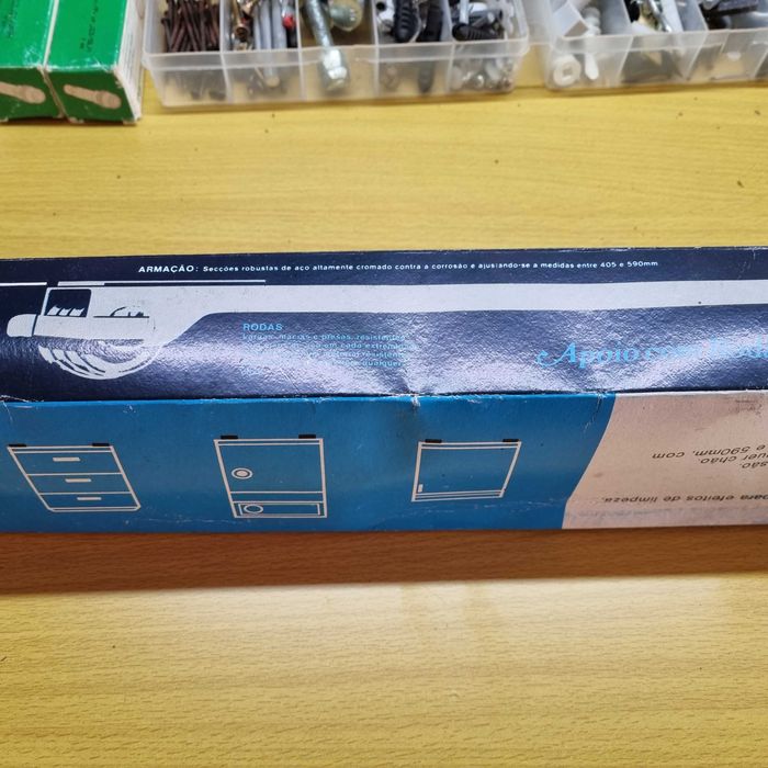 Apoio com rodas para maquinas