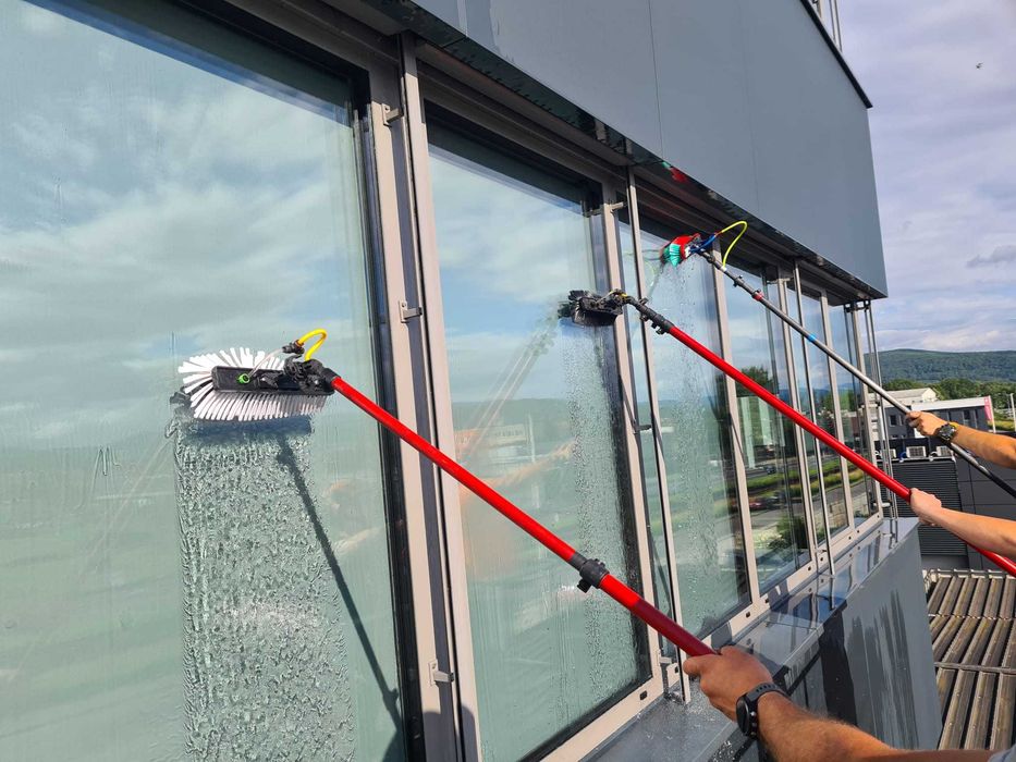 mycie okien, elewacji, paneli fotowoltaicznych, fasad