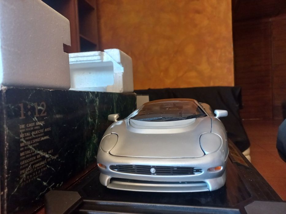 jaguar x maisto 1:12 xf 220 silver brand new