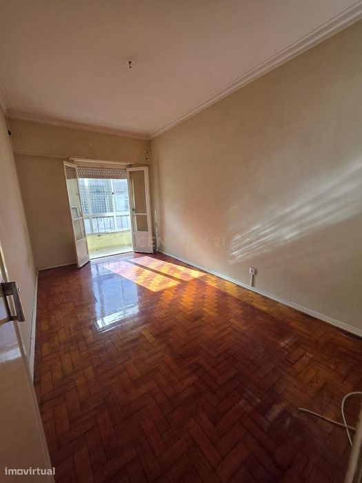 T2 Para Remodelar Em Benfica