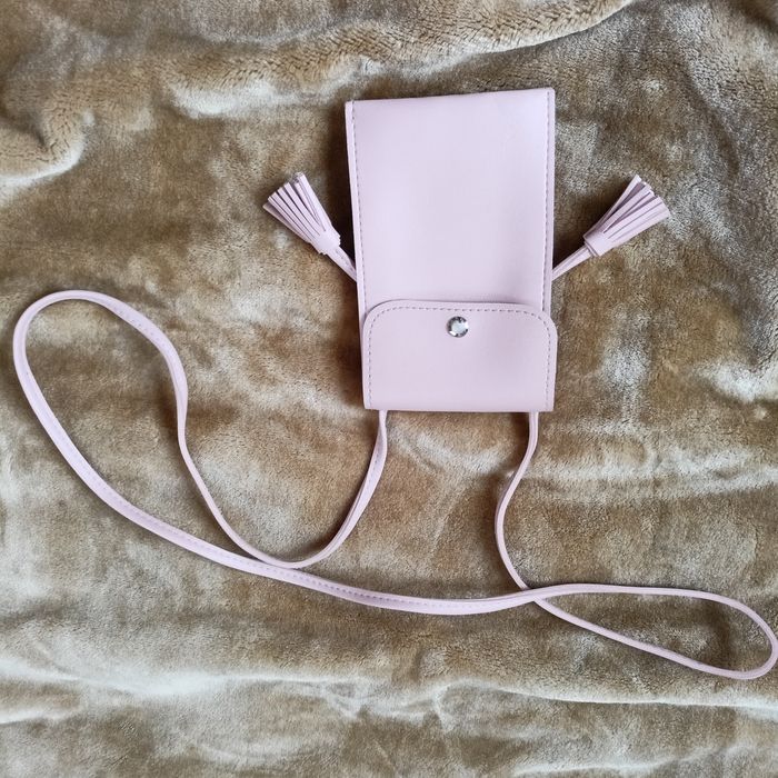 Torebka na telefon