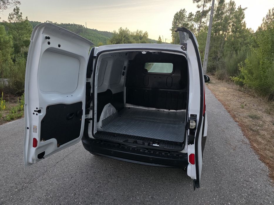 Renault kangoo iva dedutível com garantia