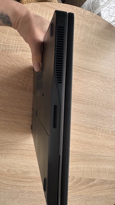 Lenovo IdeaPad Y700-15ISK | i5- 6300HQ/ 16GB / GTX 4GB