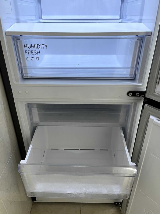 Frigorífico Combinado SAMSUNG RB34T600CSA – Inox