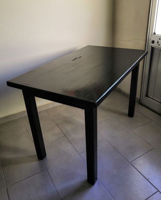 Mesa em Madeira 4 lugares
