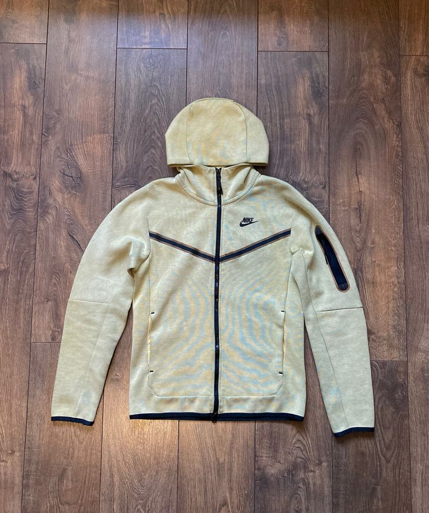 Nike windrunner tech fleece deals sherpa