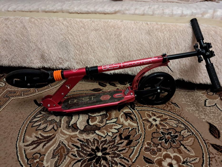 Самокат для дівчинки