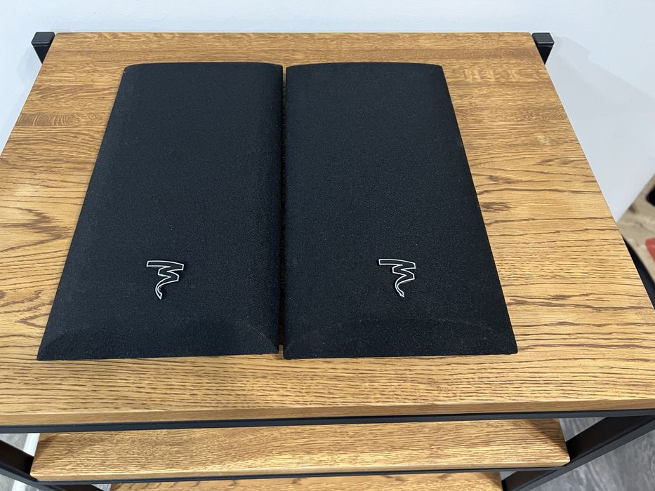 Focal Chorus 705 S + масивні дубові стійки комплект