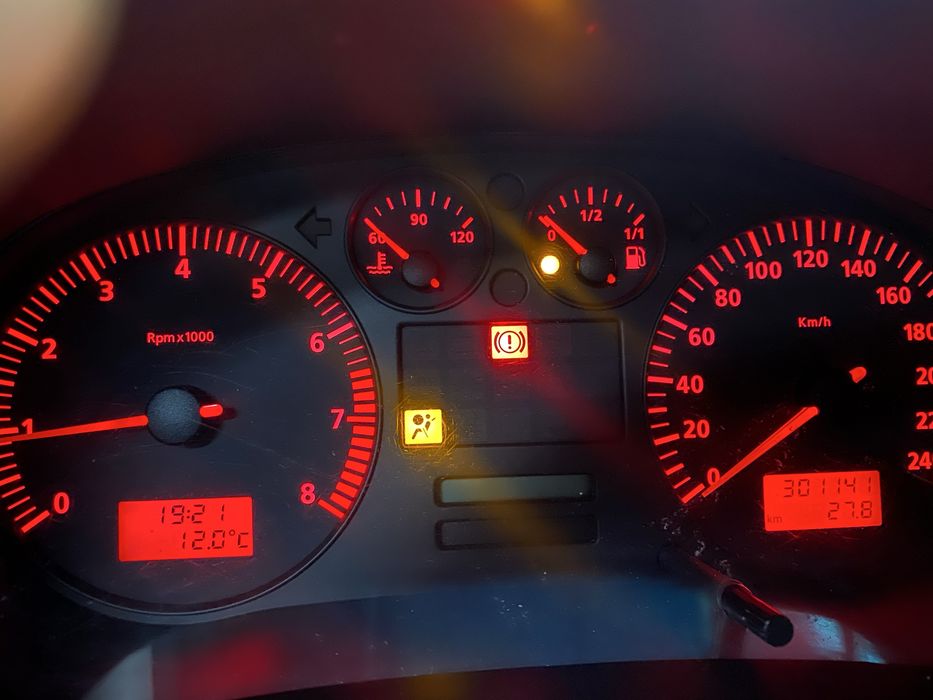 Vendo este automovel