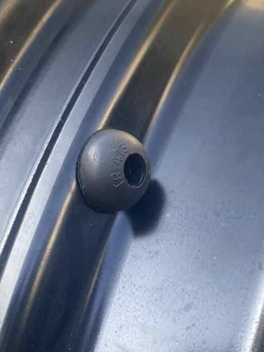 Jantes de ferro e tampas novas