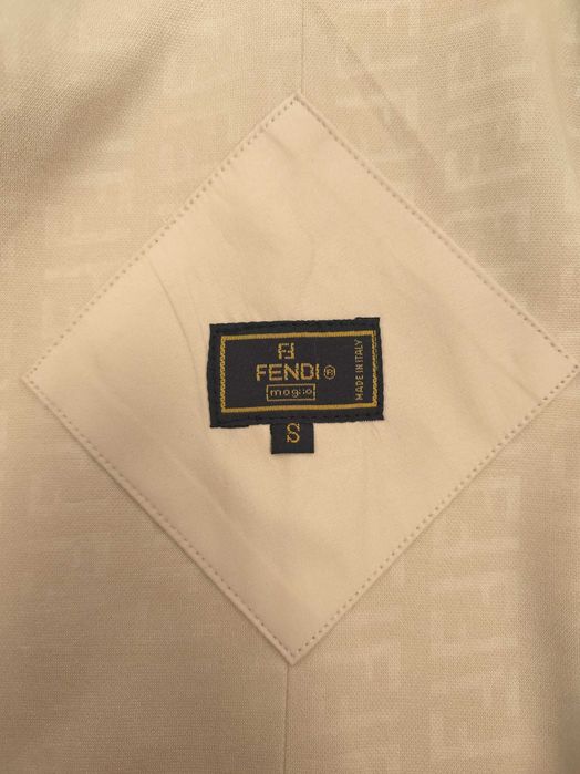 Fendi kurtka beżowa stójka