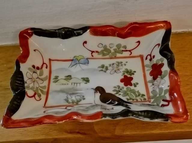 Taça retangular recortada em porcelana chinesa, antiga
