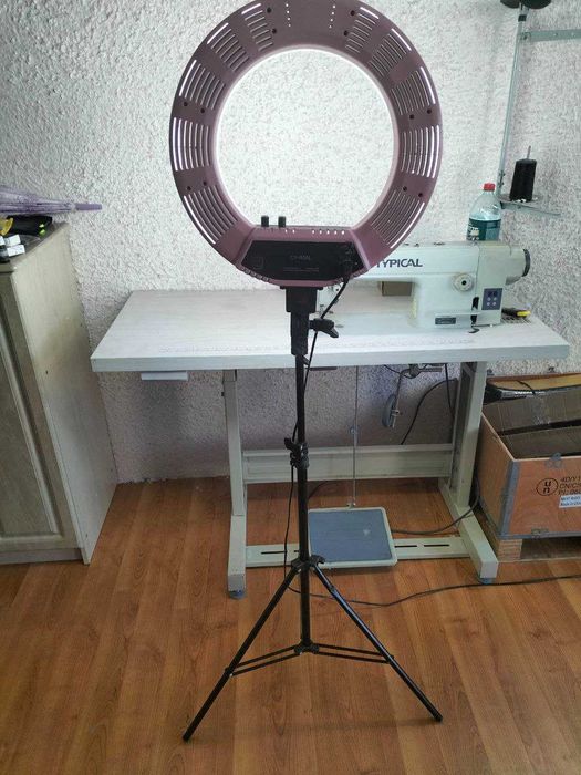 Кільцева світлодіодна LED лампа CY-R50L зі штативом