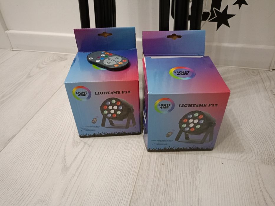 Reflektory LED+piloty i statywy oświetleniowe