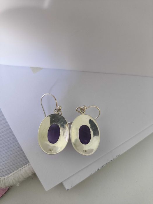 Brincos de prata e ametista feitos à mão