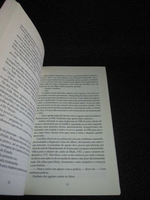 Livro Devemos contar à presidente Jeffrey Archer