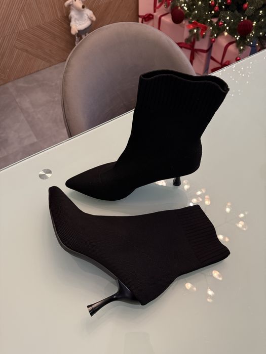 Ботильйони жіночі на каблуку