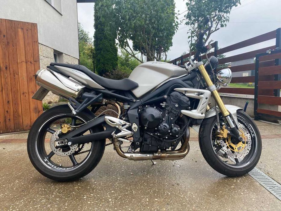 Motocykle Triumph Street Triple 675, 2007 r