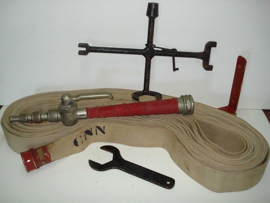 material de combate a incêndios - com história