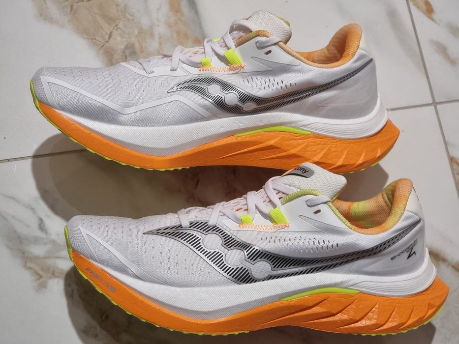 Оригінал 100% чоловічі кросівки Saucony Endorphin speed 4  EUR  46