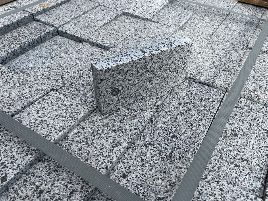 Бруківка гранітна повнопилена термооброблена