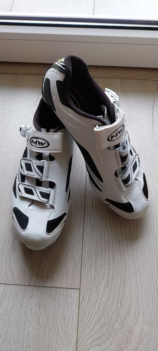 Buty rowerowe wpinane w pedały