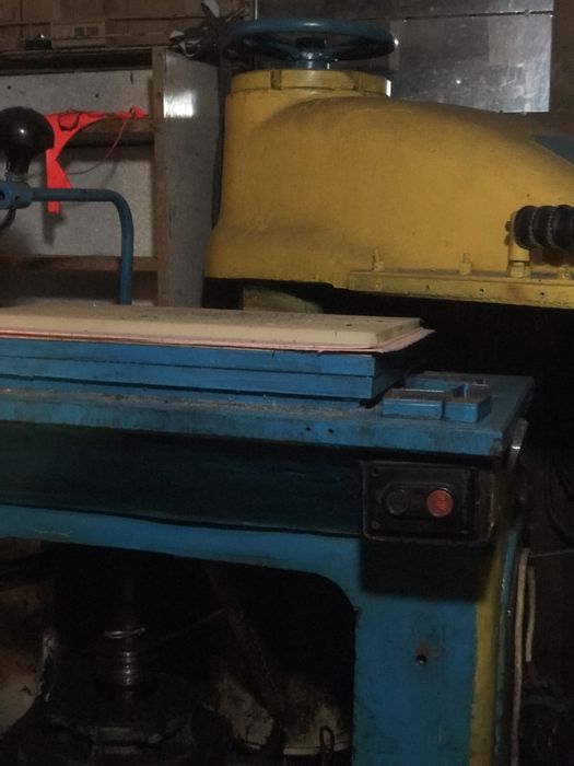 Пресс для рубки шкіри